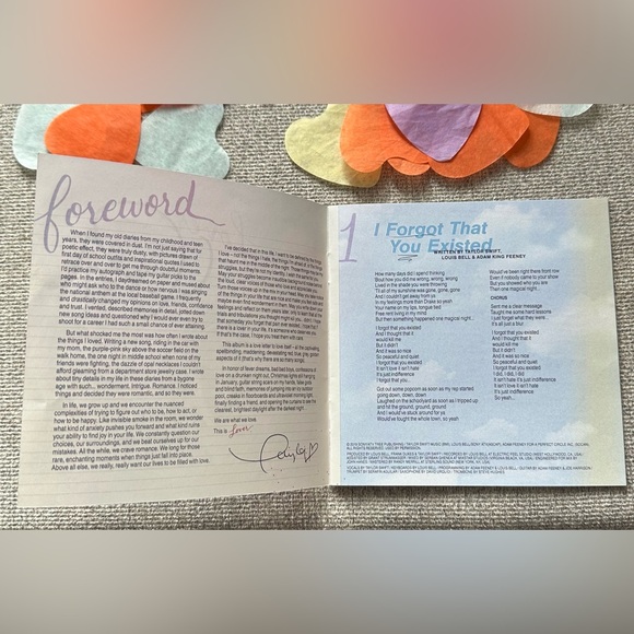 Taylor Swift signed Lover booklet with ME! cd - Picture 2 of 13